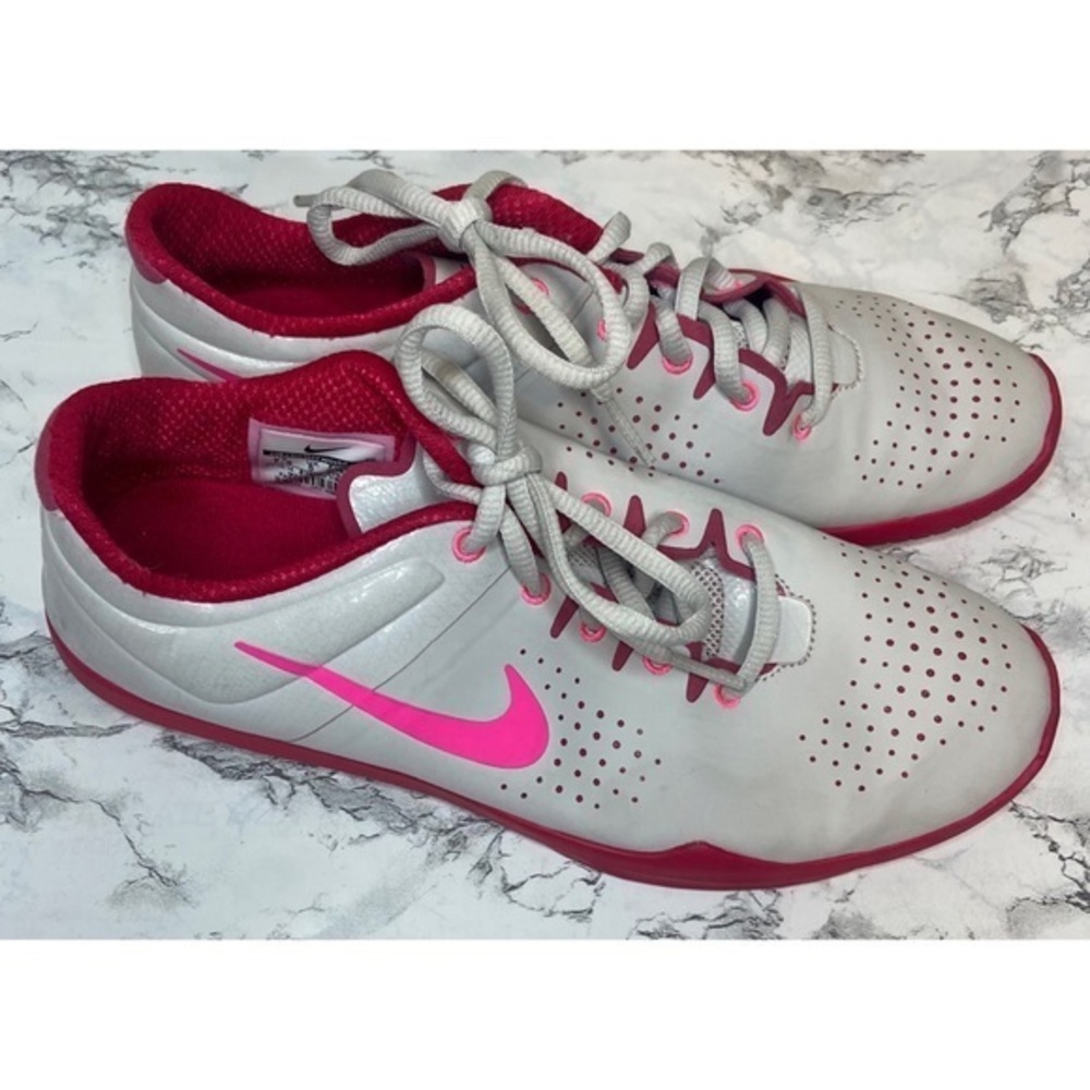 Nike Women's Fitsole White and Pink Sneakers Size 7.5‎